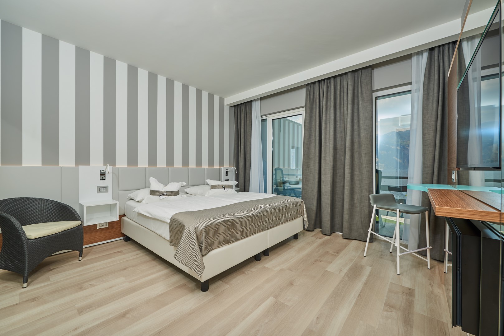 DYNAMIC - Hotel Malcesine : CASTELLO LAKE FRONT - LIVING SUITE - LUNA ROSSA