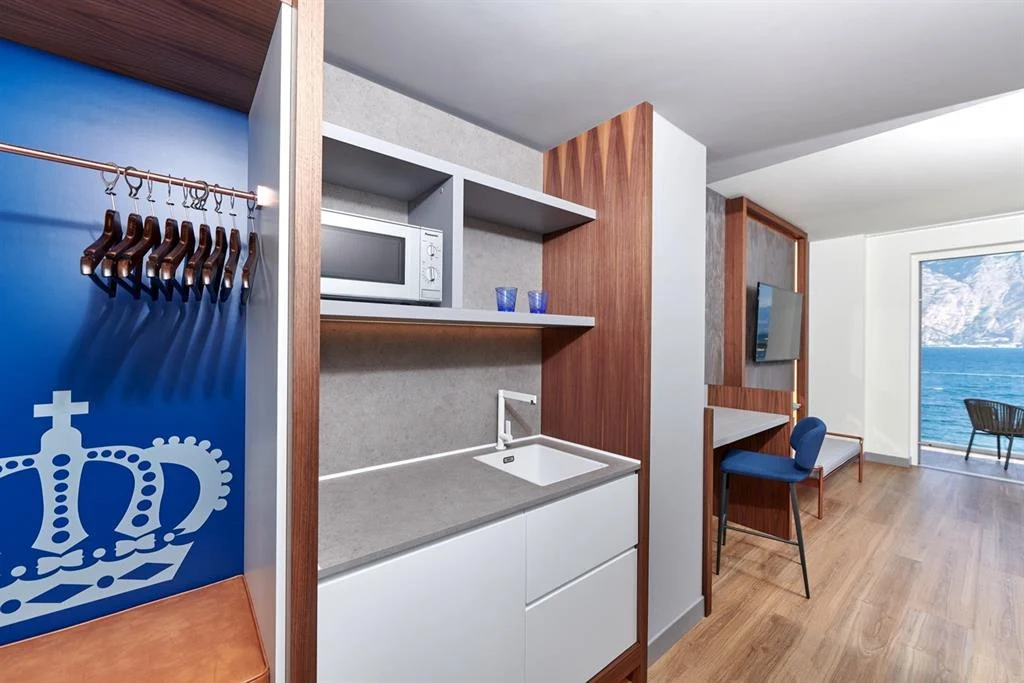 JUNIOR SUITE WHIRLPOOL – LIVING SUITE